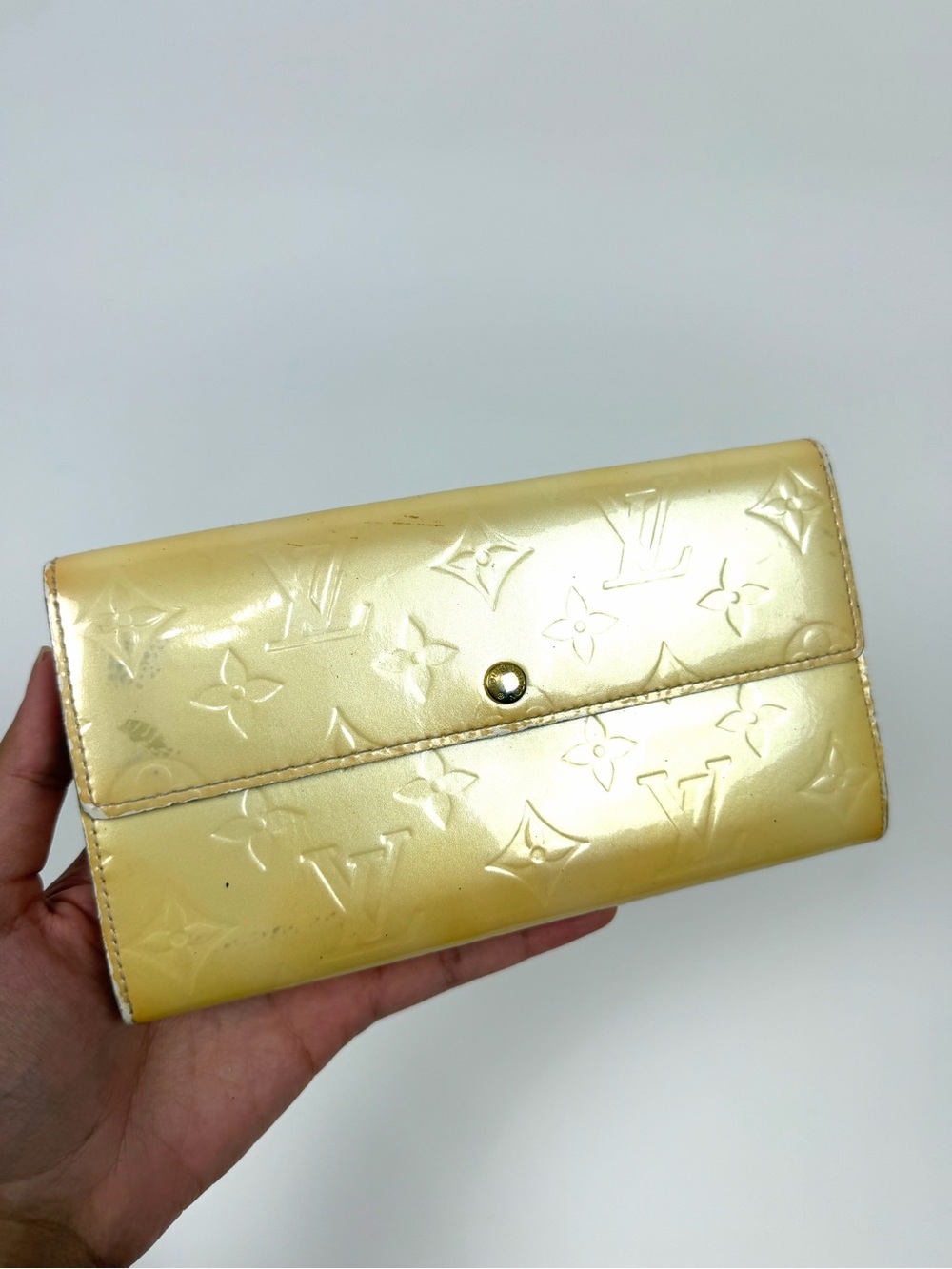 Authentic Louis Vuitton Monogram Vernis Sarah Wallet